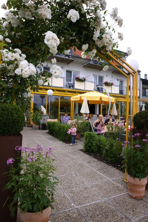 Hotel&Restaurant Seehof Podersdorf am See Buitenkant foto